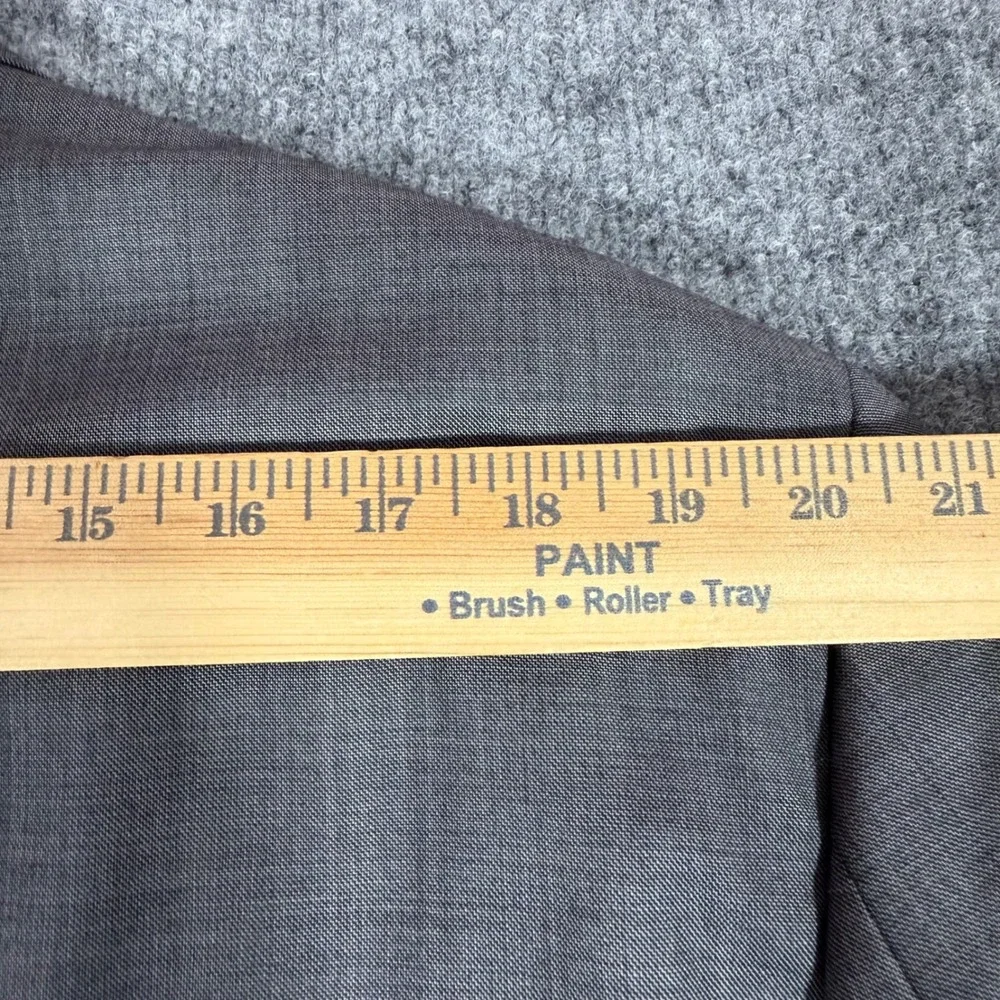 Peter Millar Suit 2 Button Mens 48R (Fits 46S) Grey 100% Wool 42x29 EUC Canada